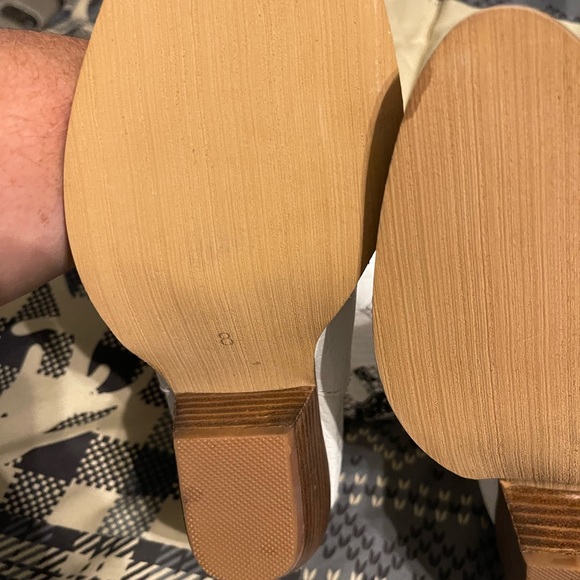 A rider girl snake print boot. Size 8 - Picture 2 of 3